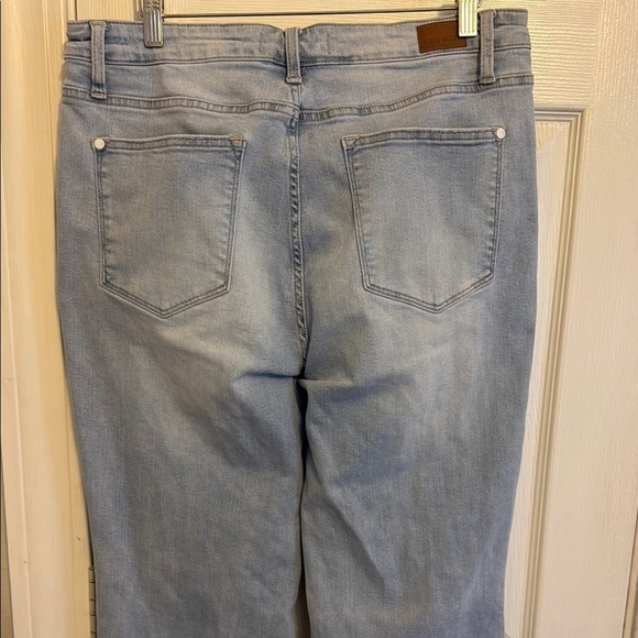 Judy Blue Faded Blue Wide Leg Jeans #589 - Picture 4 of 11